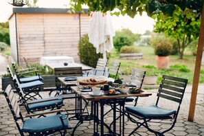 Daily full breakfast (EUR 15 per person) - Hotel Pok Garni  (Brezovica)