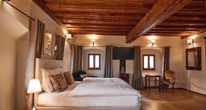 Hotel Pok Garni