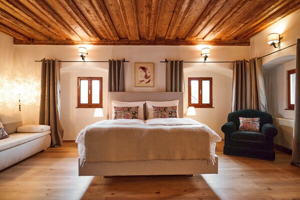Premium bedding, pillow-top beds, laptop workspace, free WiFi - Hotel Pok Garni  (Brezovica)