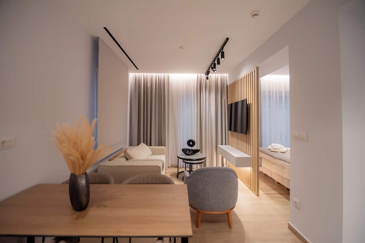 junior suite | living area | smart tv