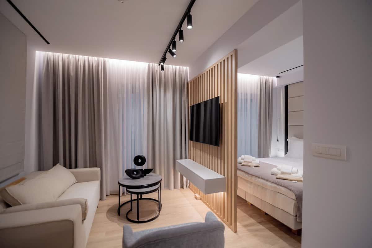 junior suite | living area | smart tv