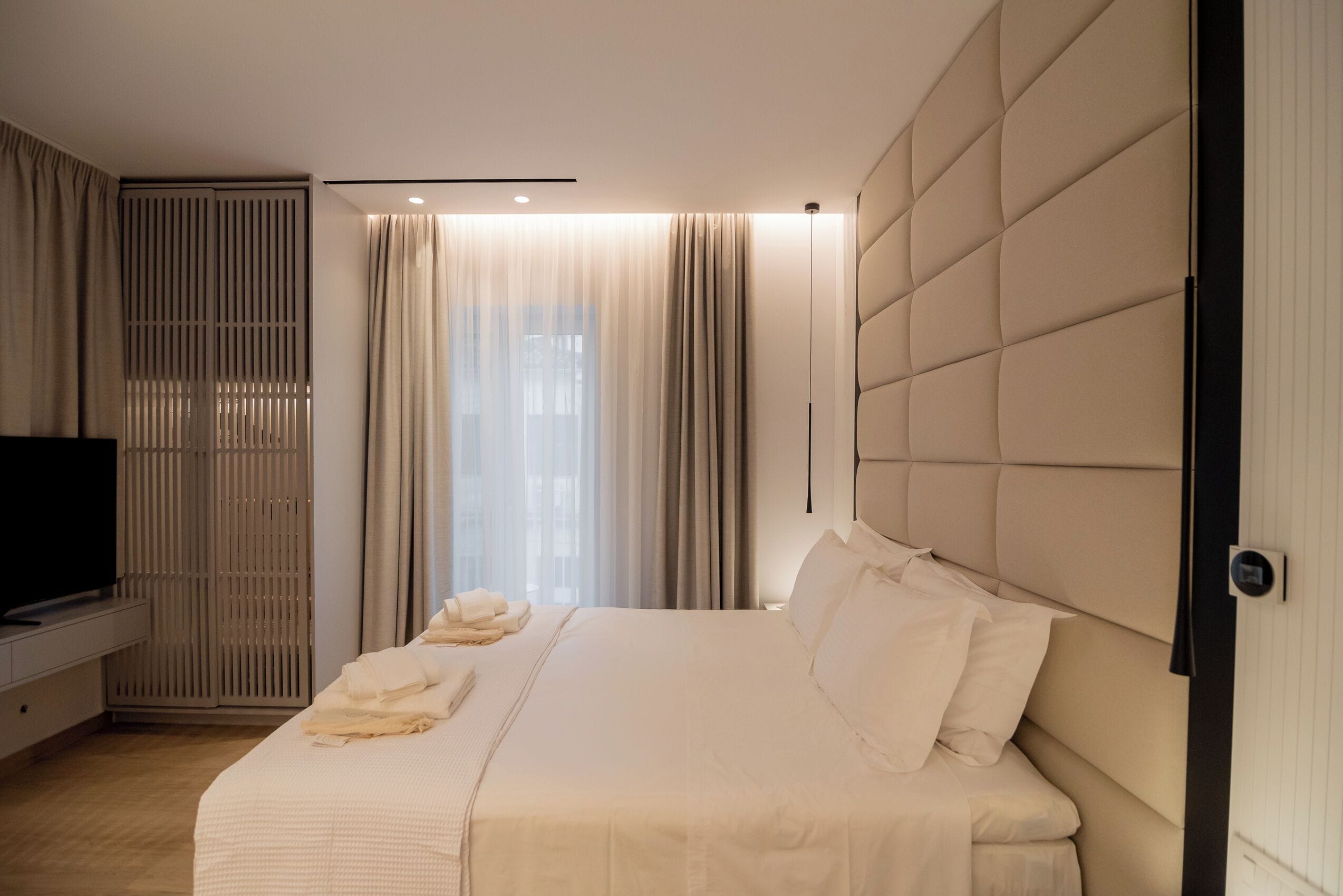 deluxe studio | egyptian cotton sheets, premium bedding, down duvets, pillow-top beds