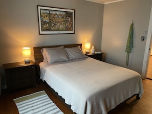 3 bedrooms, desk, free WiFi, bed sheets - Country home 15 min to Bonnaroo farm & 10 min to the Caverns w Jacuzzi hot tub (Pelham)