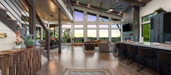 *Pool* | Incredible Sunsets | Secluded |Sleeps 26