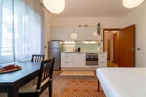 1 slaapkamer, een strijkplank/strijkijzer, gratis wifi, beddengoed