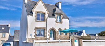 House for 8, sea view and swimming pool, Penmarch