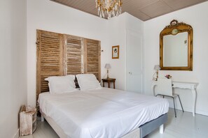 2 bedrooms, iron/ironing board - Pretty house for 4 in St Martin de Ré (Saint-Martin-de-Ré)