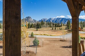 Property grounds - New Luxury home in Cascade Village - 2 miles to Purgatory - AC - Hot Tub/Pool (Durango)