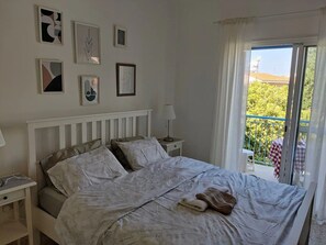 2 chambres, fer et planche à repasser, Wi-Fi gratuit, draps fournis