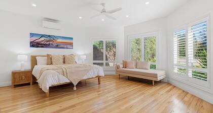 Ultimate family retreat, on the Portsea / Sorrento border, (sleeps 15/16)