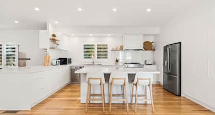 Ultimate family retreat, on the Portsea / Sorrento border, (sleeps 15/16)