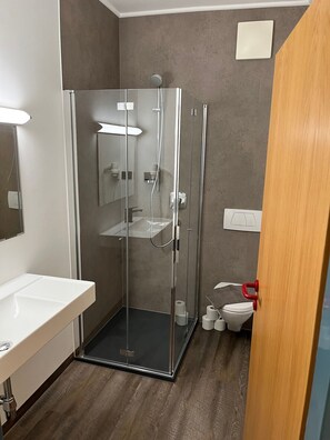 Dutxa, tovalloles i paper higiènic 