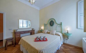 2 bedrooms, iron/ironing board, travel cot, free WiFi
