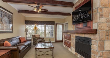 Branson's Great Rock Retreat