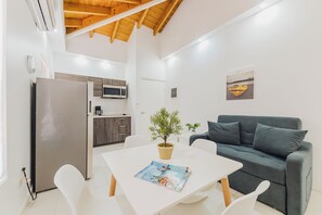 Interior - 2 Bedrooms Condo, Walking Distance To The Beach #7 (Oranjestad)