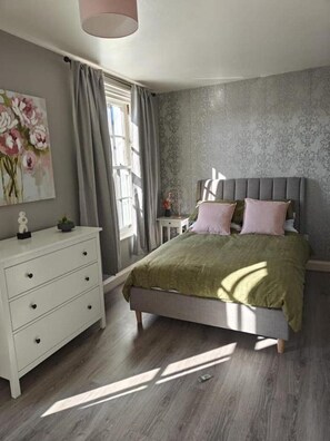 2 soverom, strykejern/-brett, wi-fi og sengetøy