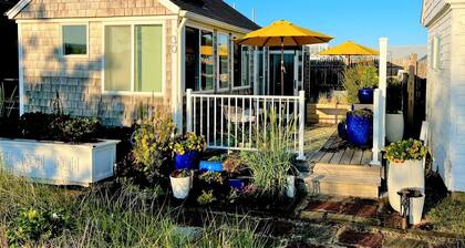 Cozy Bayside Cottage With Huge Outdoor Living Space and Private Beach (2313)