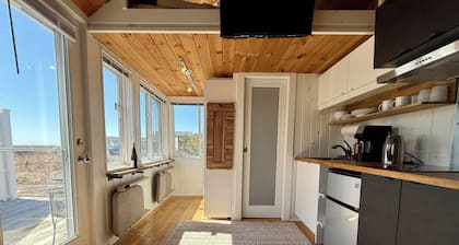 Cozy Bayside Cottage With Huge Outdoor Living Space and Private Beach (2313)