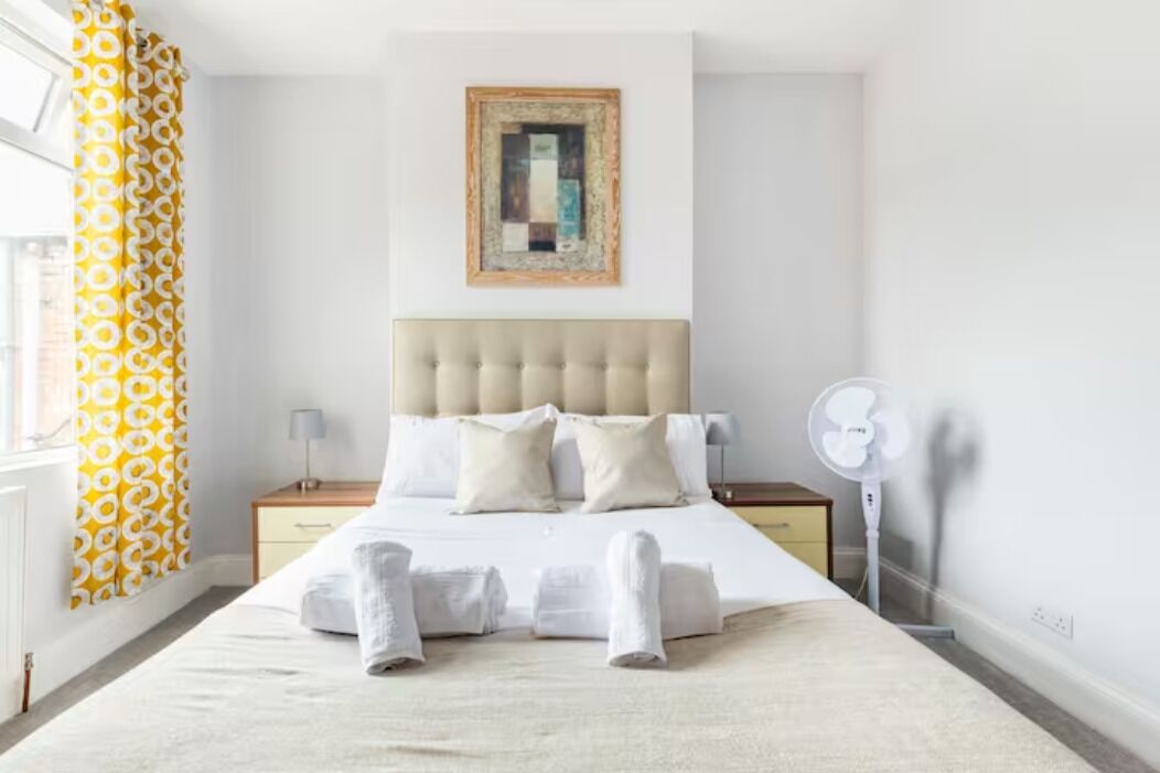 4 habitaciones, escritorio, tabla de planchar con plancha y wifi gratis 