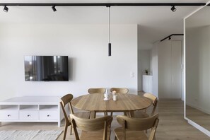 2 bedrooms, iron/ironing board, free WiFi - Elite Apartments Seastory (Gdansk)
