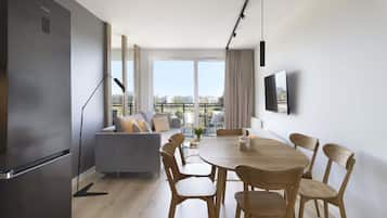 Deluxe Apartment | 2 bedrooms, iron/ironing board, free WiFi