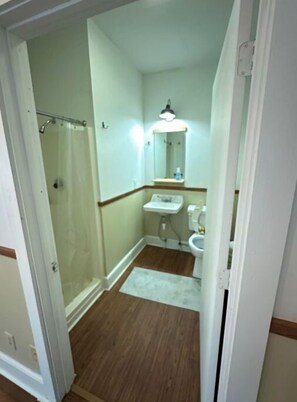 Towels, soap, shampoo, toilet paper
