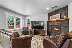 Télévision, cheminée