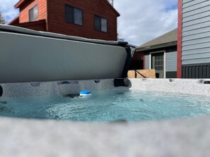 Tina de hidromasaje al aire libre