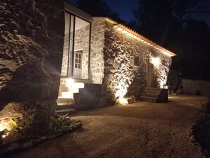 تفاصيل الفندق من الخارج