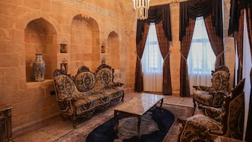 Habitación presidencial doble | Zona de estar