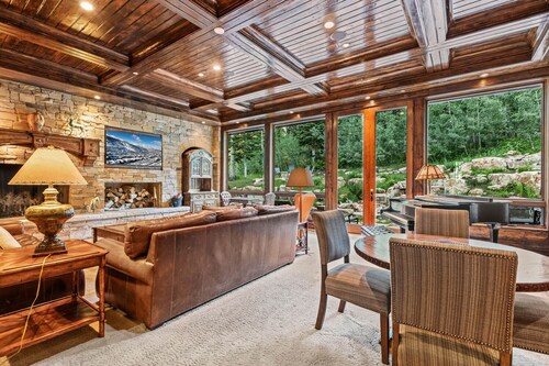 Moose Mgmt at White Pine 129: Pvt Estate-Pvt HotTub & Home Theater-Mountain view