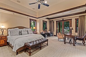 6 bedrooms, desk, iron/ironing board, free WiFi