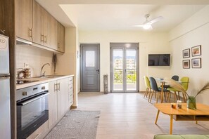 Fridge, oven, coffee/tea maker, toaster
