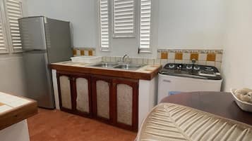Classic House | Dapur peribadi | Peti sejuk, ketuhar, kabinet dapur berasingan