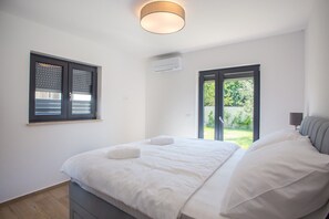 5 bedrooms, WiFi, bed sheets - Villa Mia in Porec, Croatia (Porec)