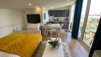 1 chambre, fer et planche Ă  repasser, Wi-Fi, draps fournis