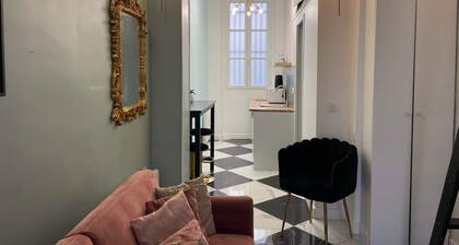 Studio pour deux Ă Montmatre