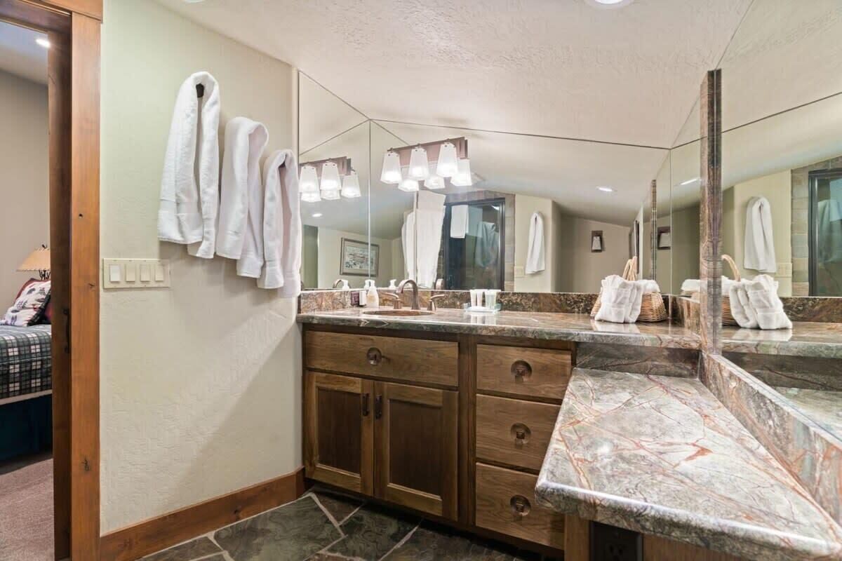 Bathtub, hair dryer, towels