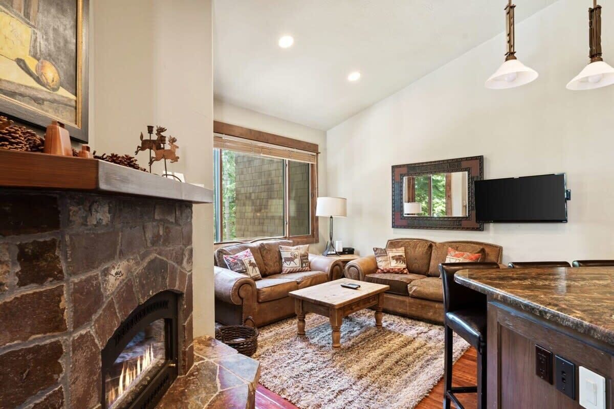 Northstar Ski-in/ski-out 2br Condo - Tahoe Vista, CA