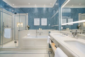 Badewanne, Haartrockner
