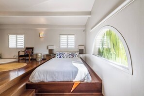 4 slaapkamers, een strijkplank/strijkijzer, reisbedje, gratis wifi