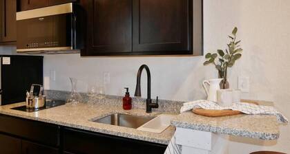 Hip Container Apt - 5 Min Walk to TIAA Bank Field!