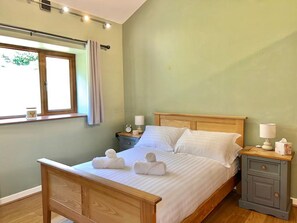 4 dormitoris, planxa i posts de planxar, wifi gratuïta i roba de llit 