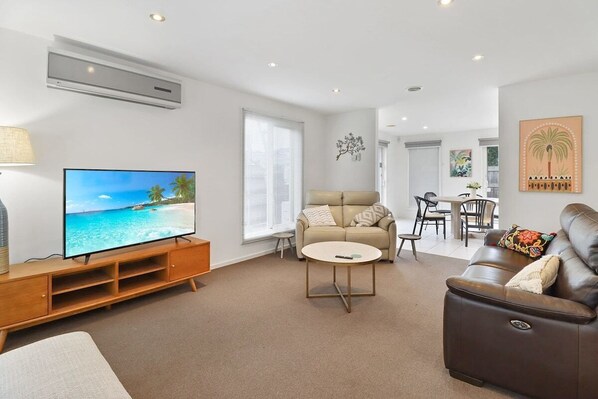 Televisie en een kantoor