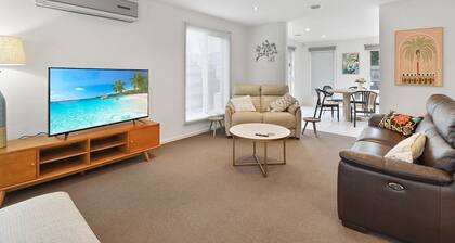 Retreat on Gairloch I Geelong River Hideaway