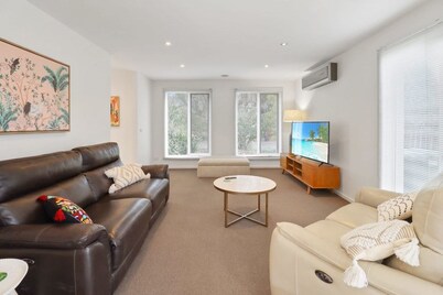 Retreat on Gairloch I Geelong River Hideaway