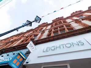 Exterior detail - Pass the Keys | Newly Renovated Stylish 2BR Flat in Town Centre (Reading)