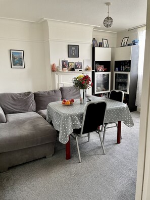 تناول الطعام