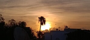 Exterior - Robyka House, 5 minutes from the beach and the main street of PuertoDelCarmen (Puerto del Carmen)