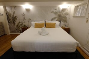 1 bedroom, desk, iron/ironing board, WiFi